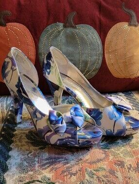 Michaelangelo Floral Peep-Toe Heels with Bow - Blue Purple